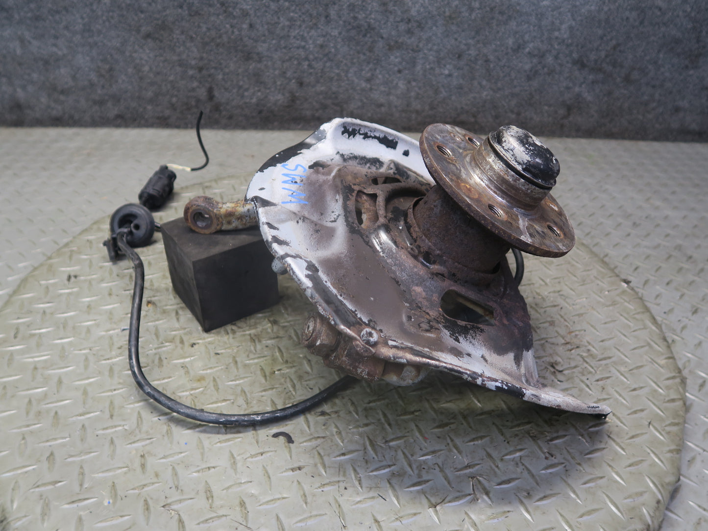 94-99 Mercedes W140 S500 RWD Front Right Spindle Knuckle Wheel Hub Bearing OEM