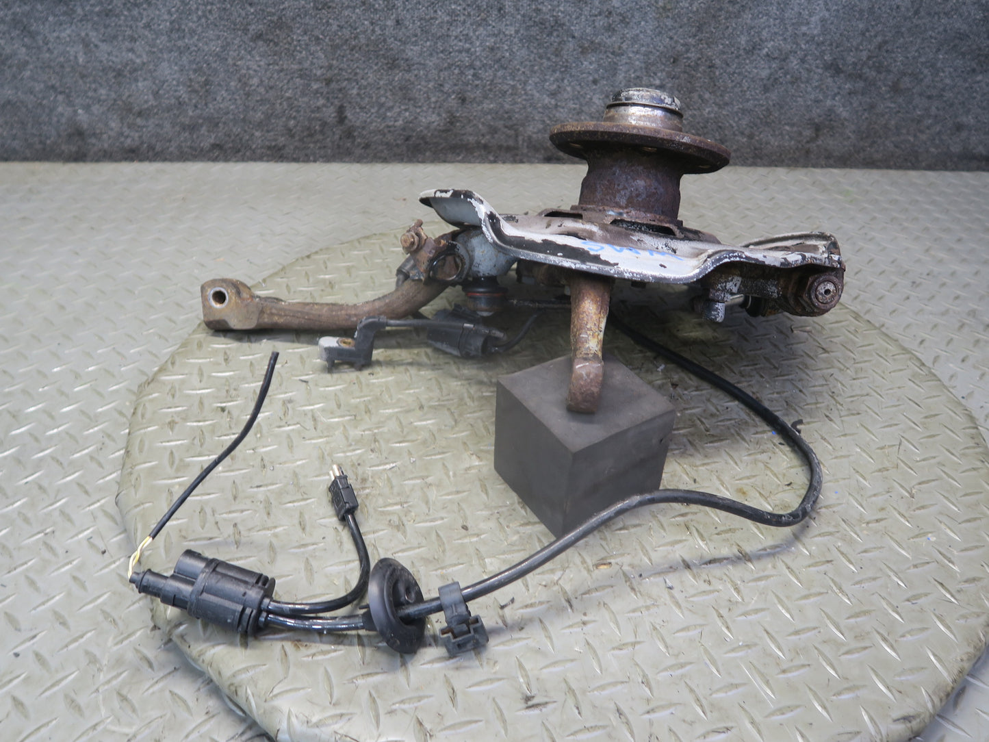 94-99 Mercedes W140 S500 RWD Front Right Spindle Knuckle Wheel Hub Bearing OEM