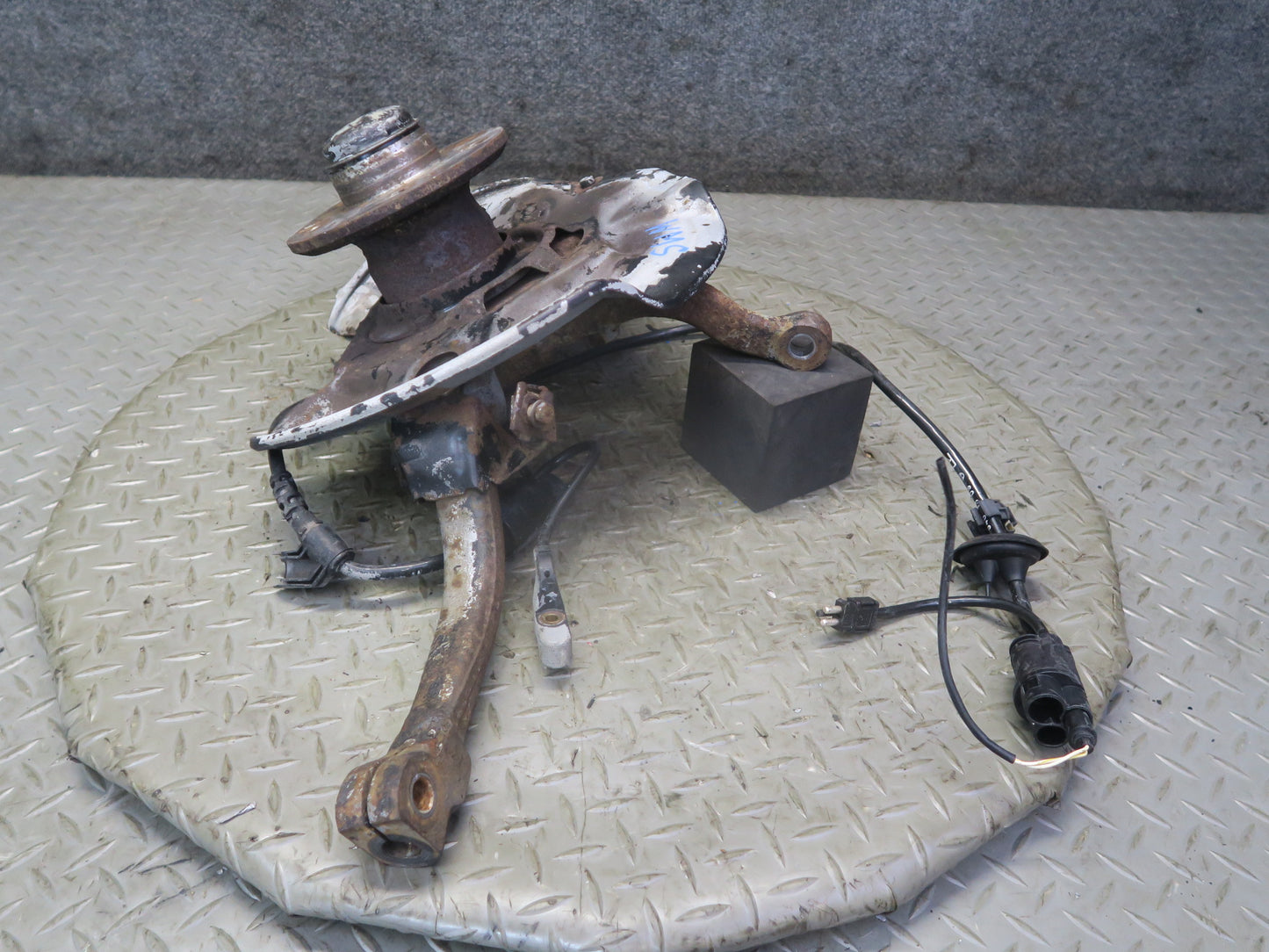 94-99 Mercedes W140 S500 RWD Front Right Spindle Knuckle Wheel Hub Bearing OEM