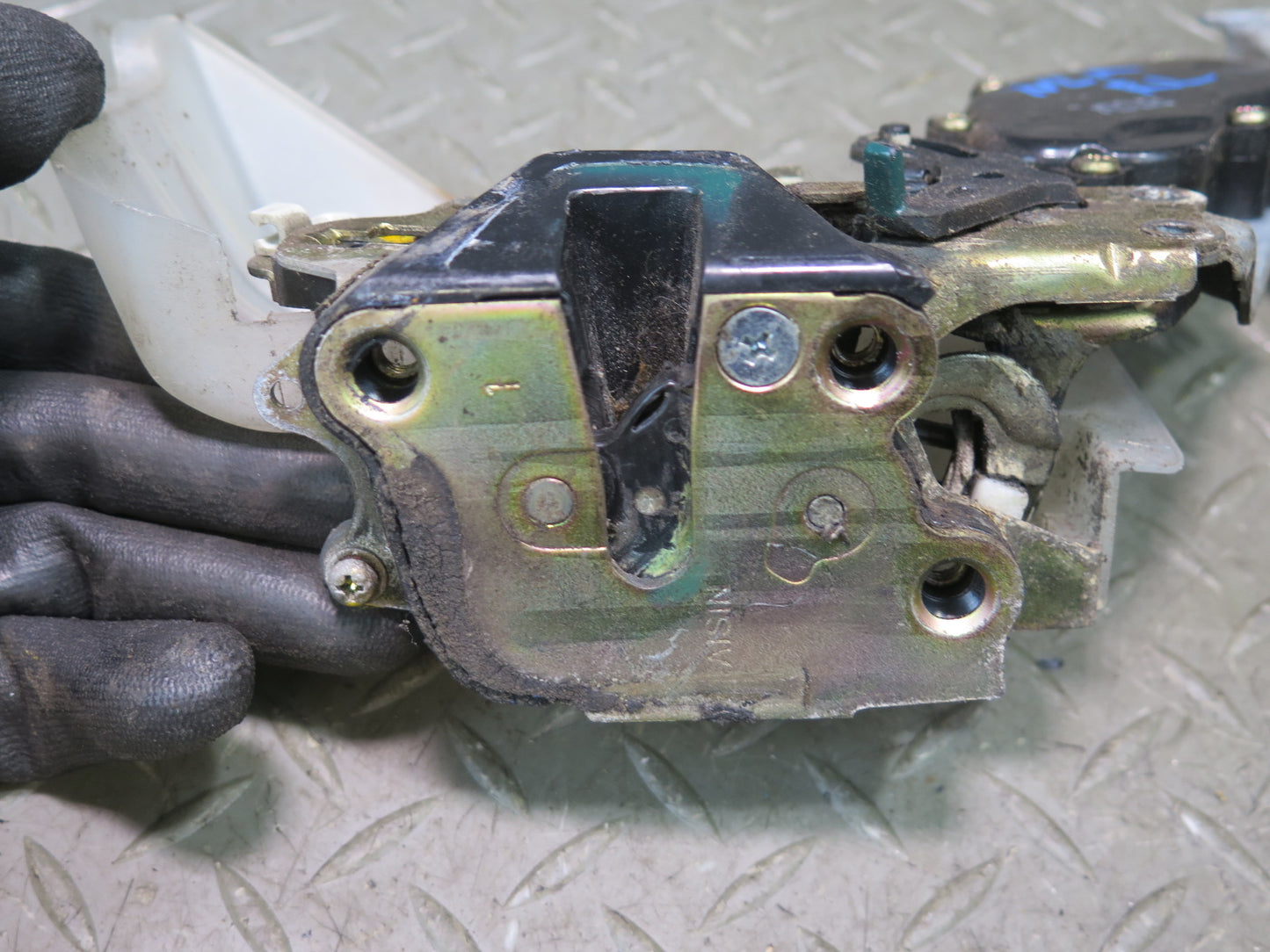 1996-1997 Lexus FZJ80L LX450 Rear Left Door Lock Latch Actuator