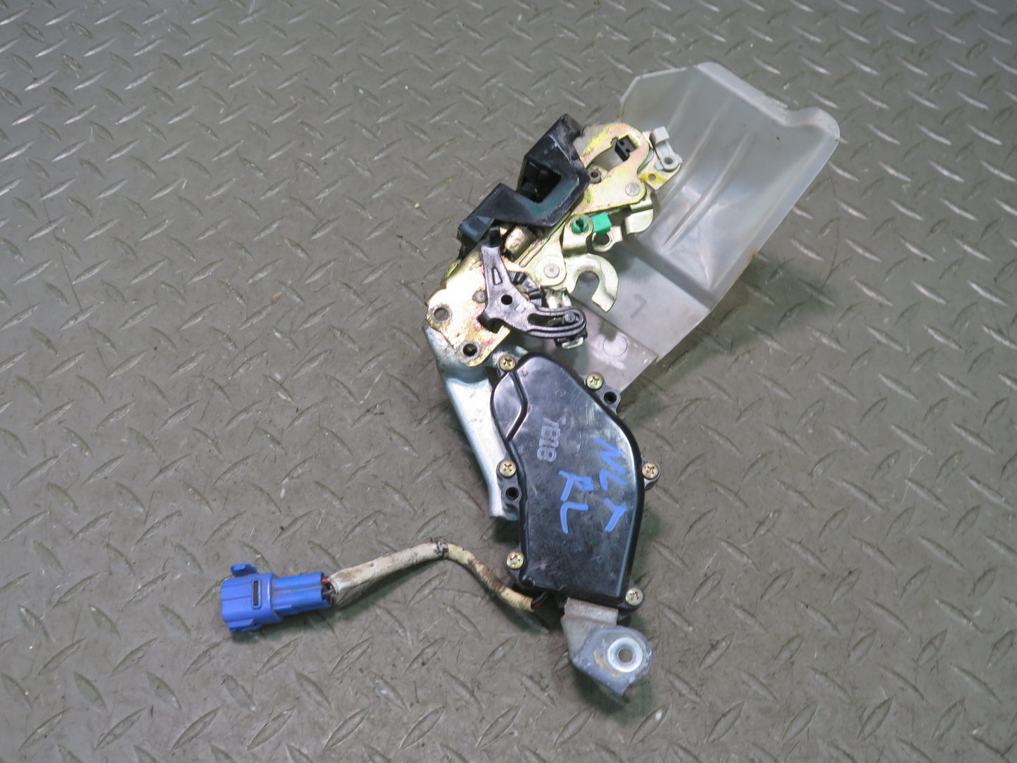 1996-1997 Lexus FZJ80L LX450 Rear Left Door Lock Latch Actuator