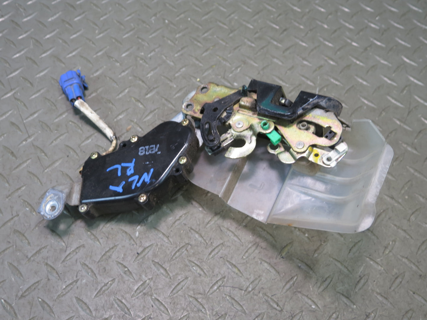 1996-1997 Lexus FZJ80L LX450 Rear Left Door Lock Latch Actuator