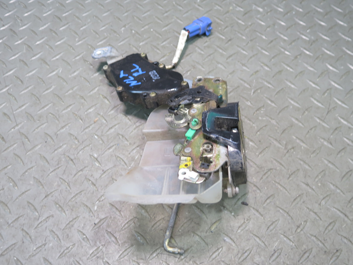 1996-1997 Lexus FZJ80L LX450 Rear Left Door Lock Latch Actuator
