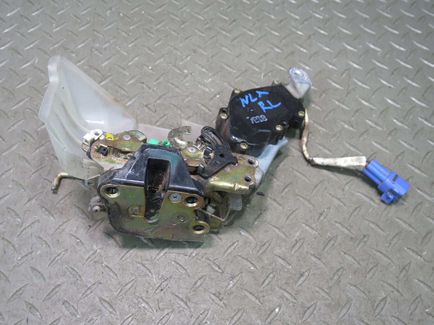 1996-1997 Lexus FZJ80L LX450 Rear Left Door Lock Latch Actuator