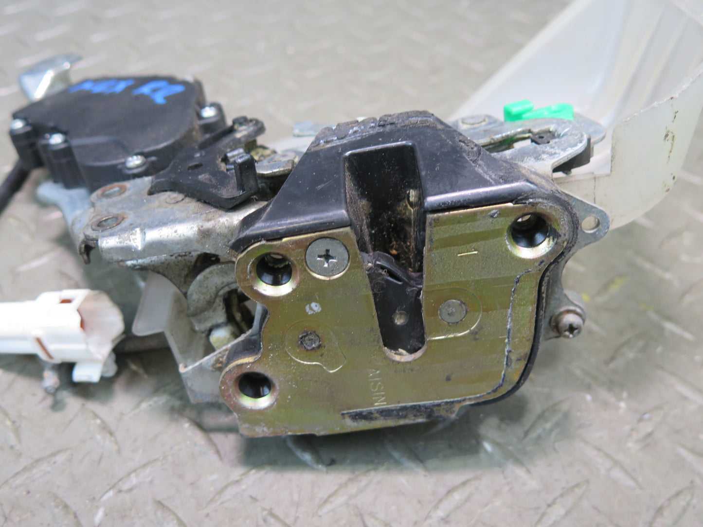1996-1997 Lexus FZJ80L LX450 Rear Right Door Lock Latch Actuator