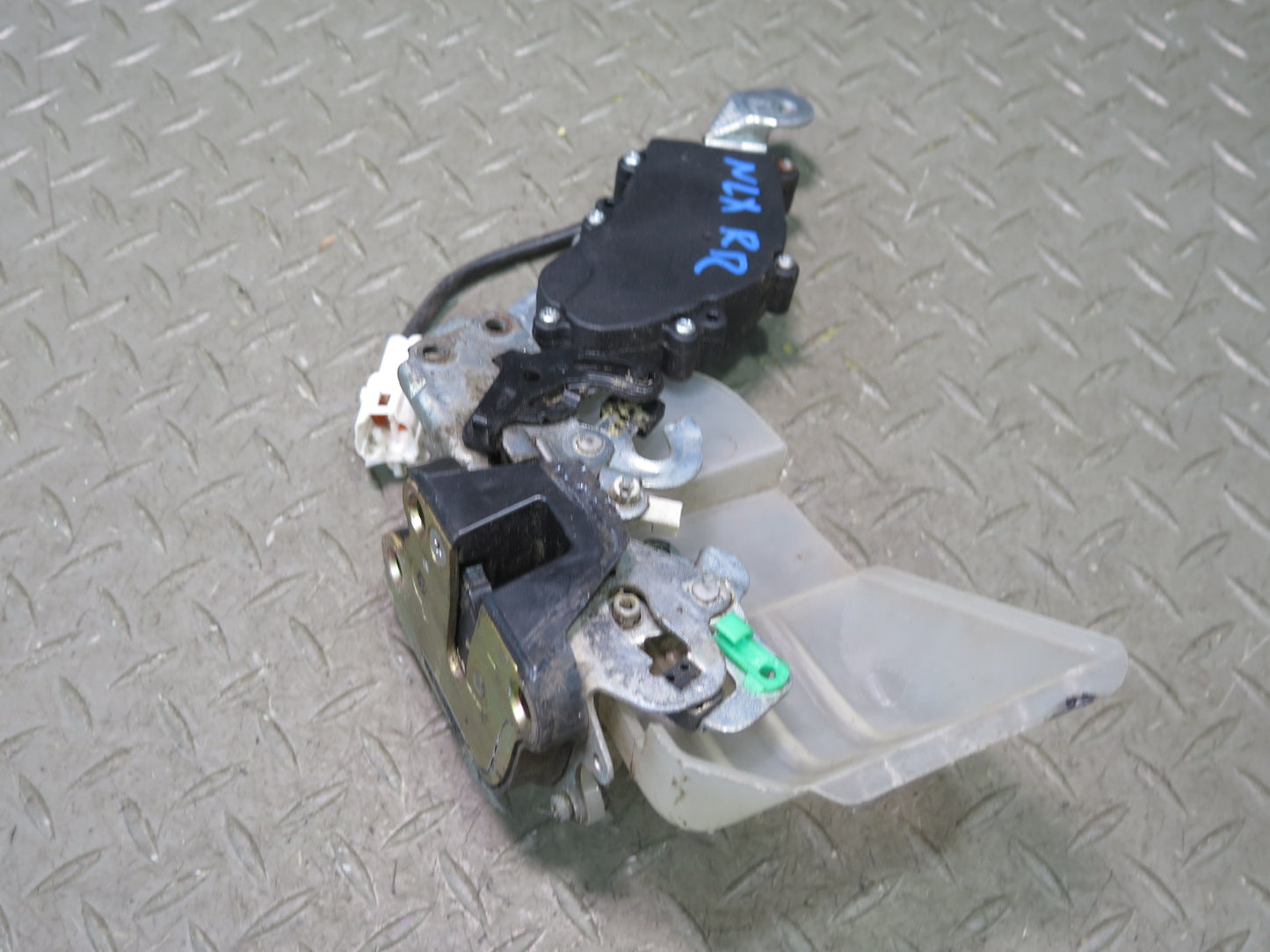 1996-1997 Lexus FZJ80L LX450 Rear Right Door Lock Latch Actuator