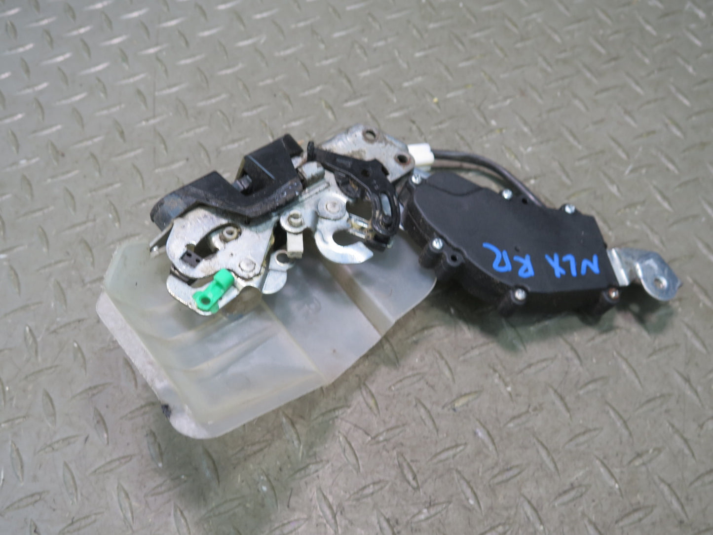 1996-1997 Lexus FZJ80L LX450 Rear Right Door Lock Latch Actuator