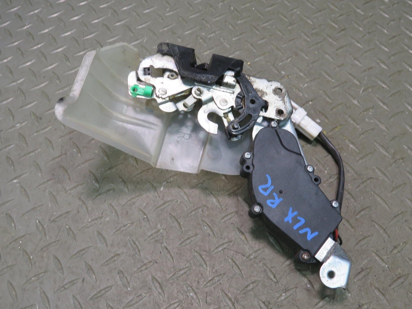 1996-1997 Lexus FZJ80L LX450 Rear Right Door Lock Latch Actuator