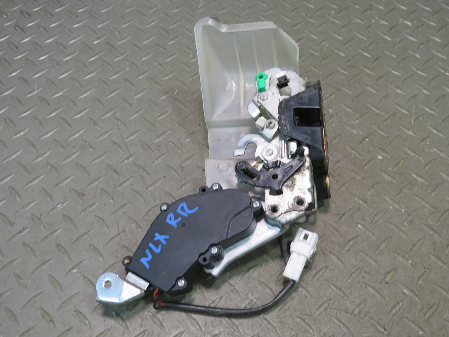 1996-1997 Lexus FZJ80L LX450 Rear Right Door Lock Latch Actuator