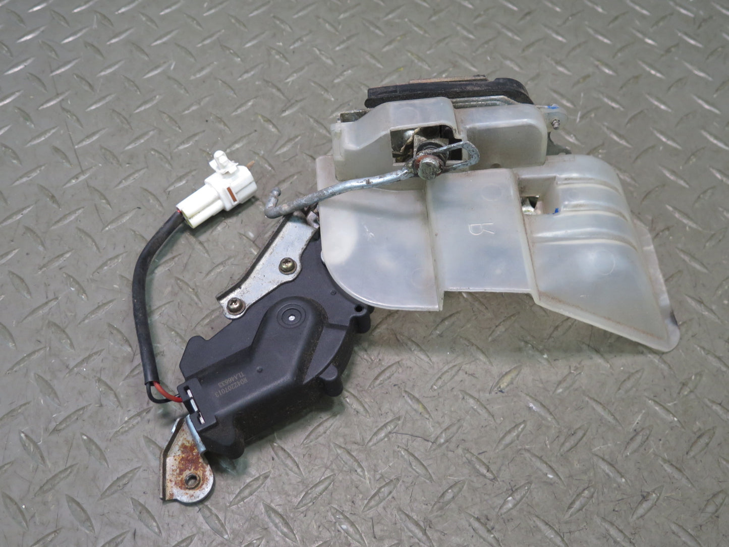 1996-1997 Lexus FZJ80L LX450 Rear Right Door Lock Latch Actuator