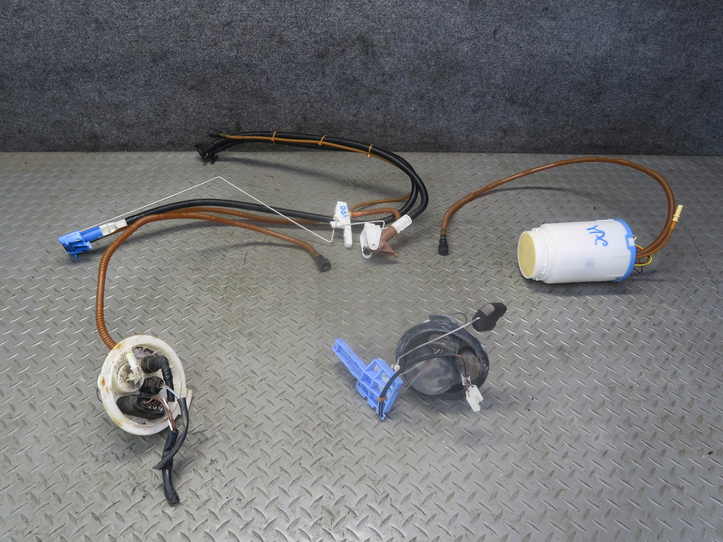 11-16 Porsche Cayenne 958 4.8L M48.02 Fuel Pump Level Sensor Sending Unit Set