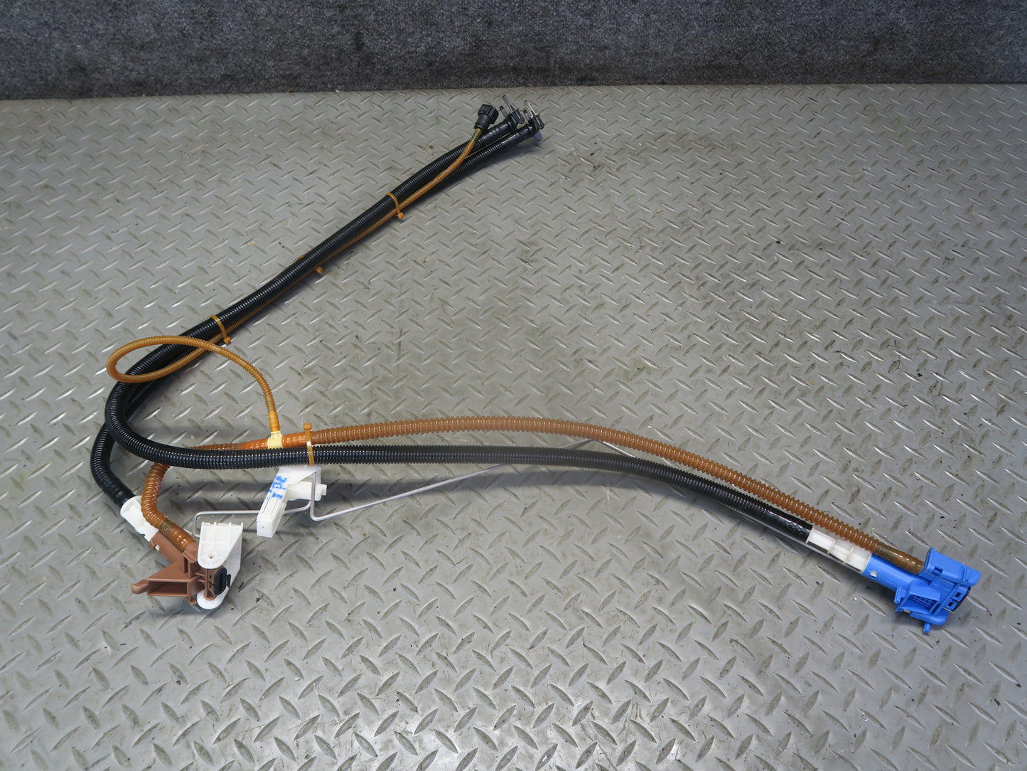 11-16 Porsche Cayenne 958 4.8L M48.02 Fuel Pump Level Sensor Sending Unit Set