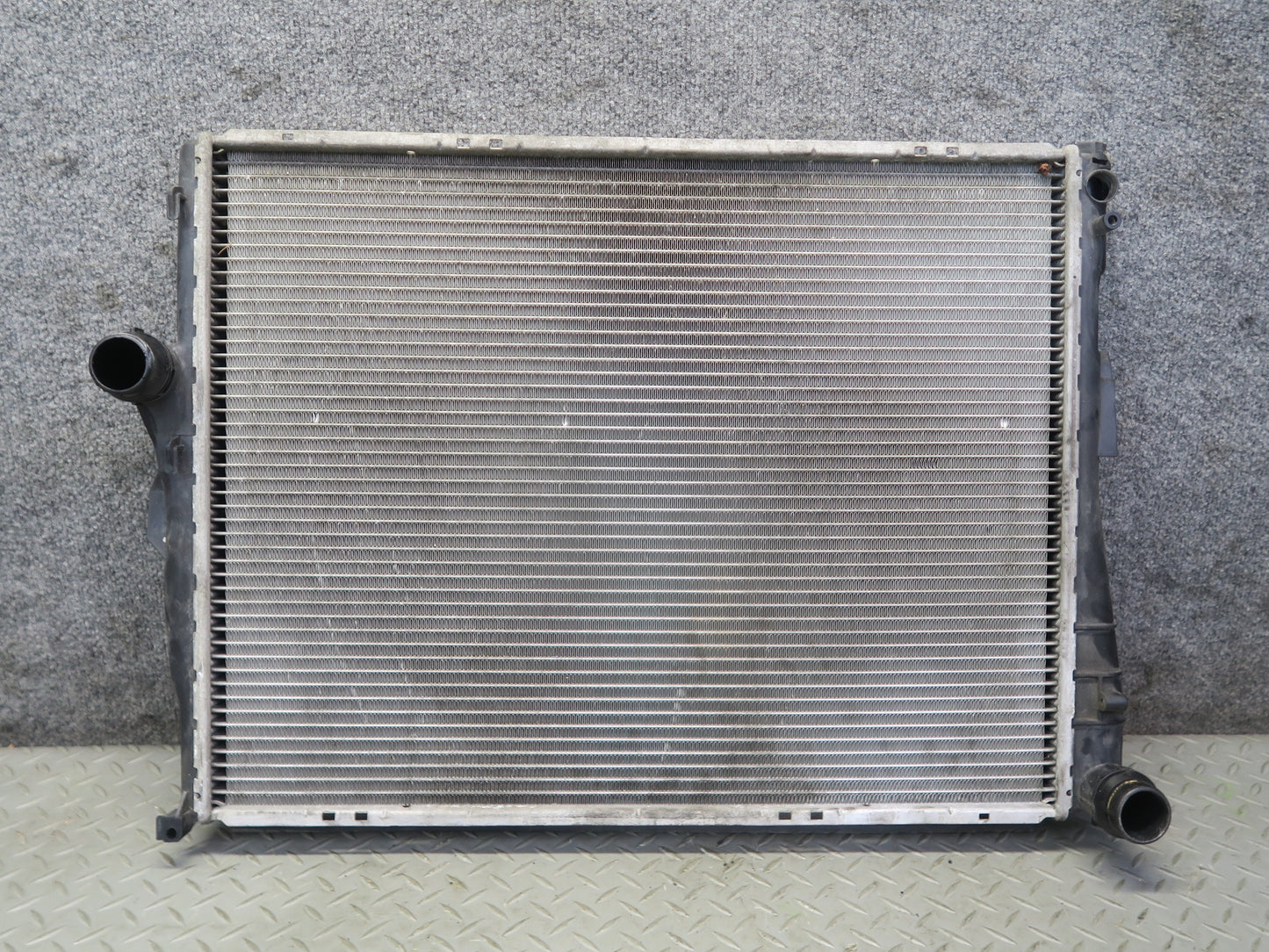 03-05 BMW E85 Z4 M54 M/T Engine Cooling Radiator OEM