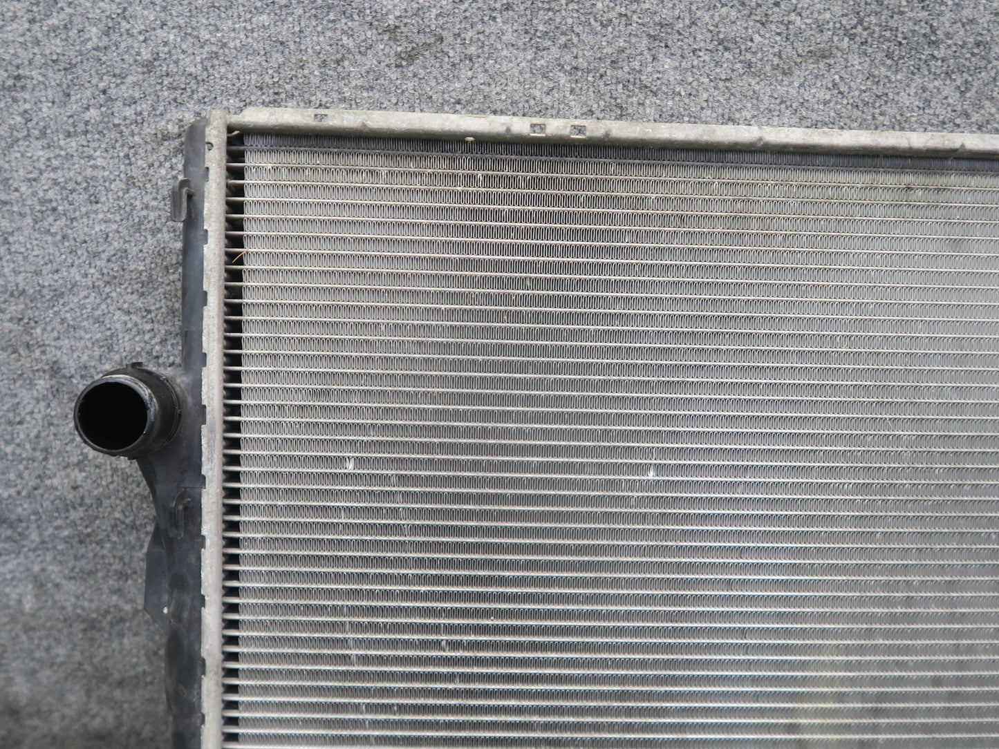 03-05 BMW E85 Z4 M54 M/T Engine Cooling Radiator OEM