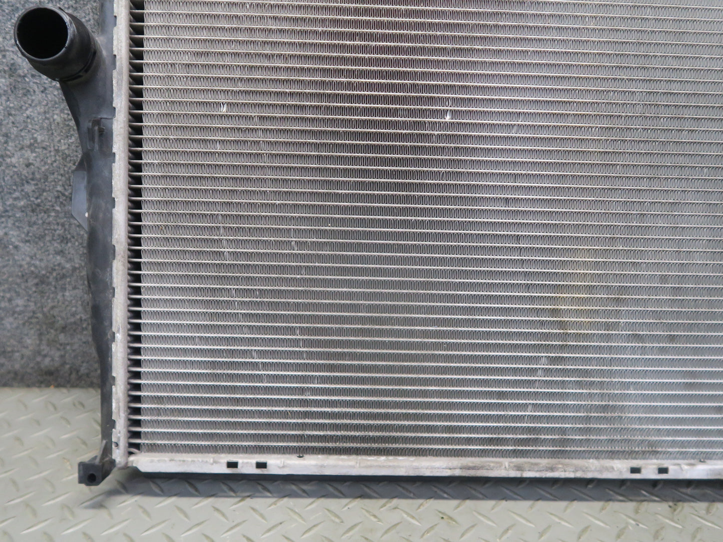 03-05 BMW E85 Z4 M54 M/T Engine Cooling Radiator OEM