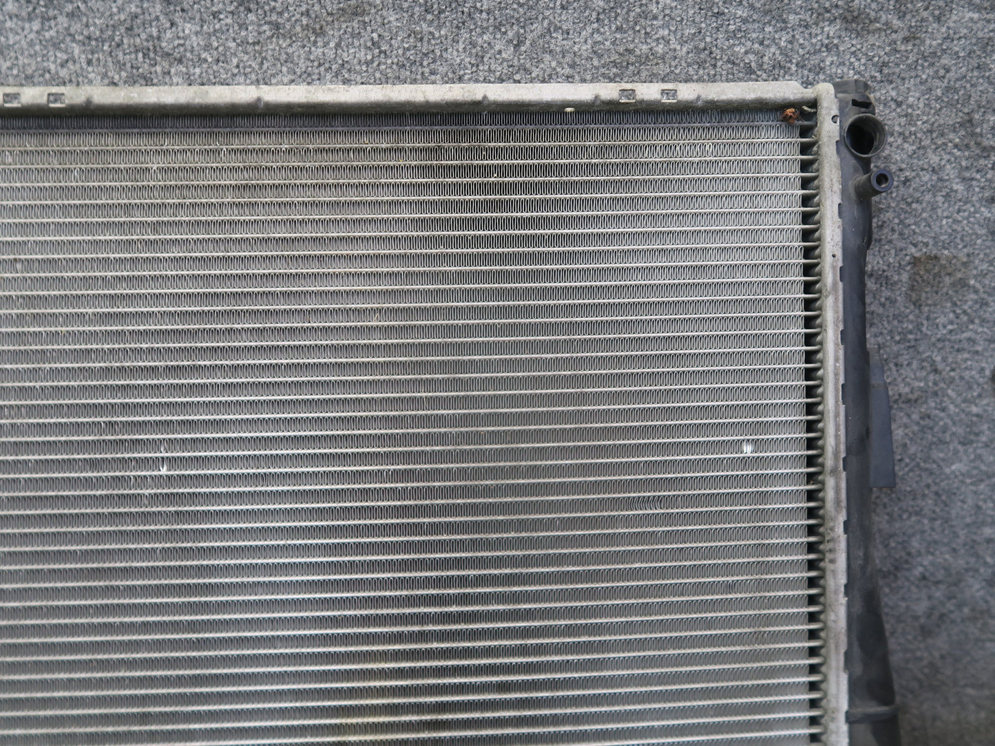 03-05 BMW E85 Z4 M54 M/T Engine Cooling Radiator OEM