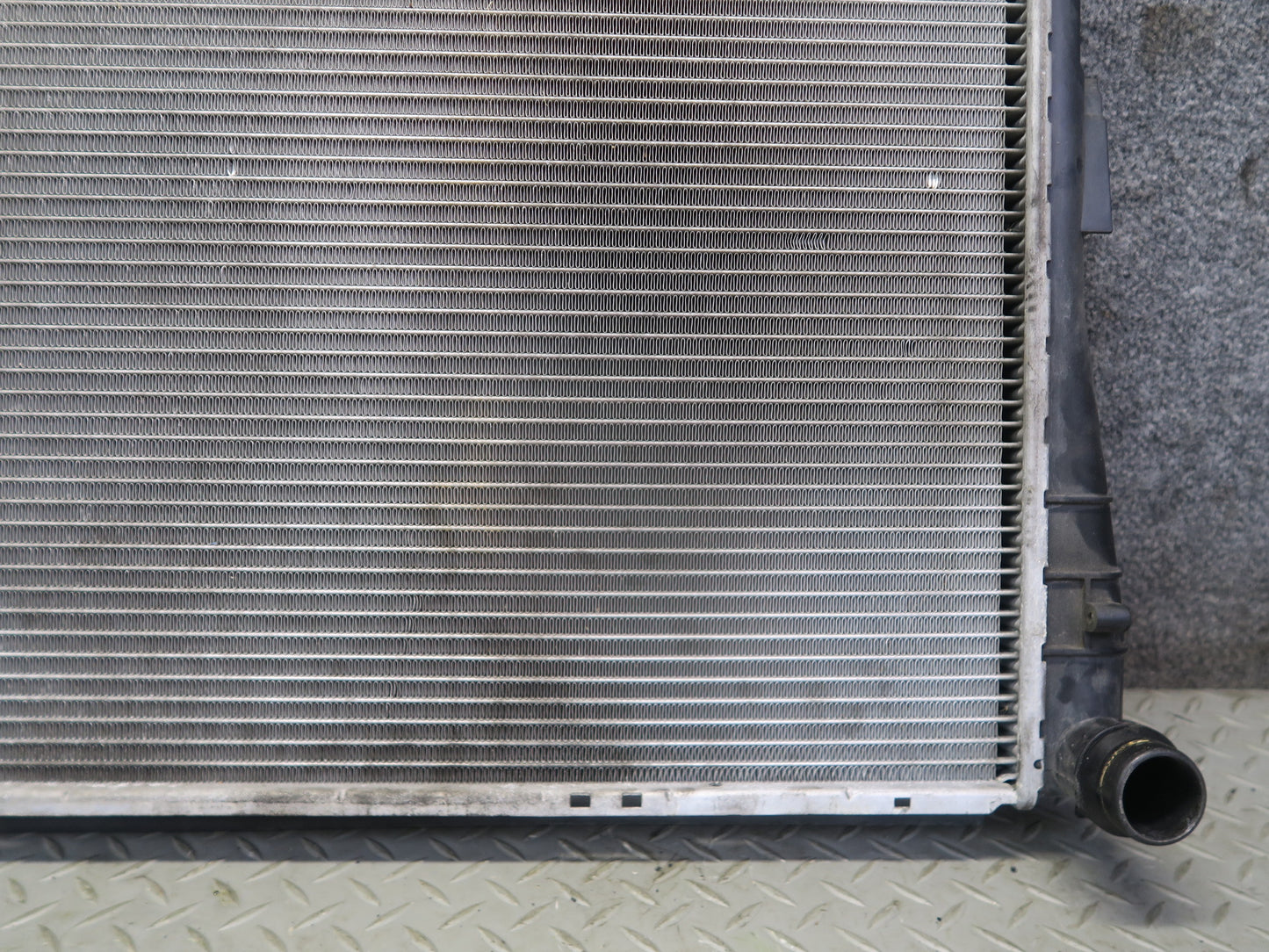 03-05 BMW E85 Z4 M54 M/T Engine Cooling Radiator OEM