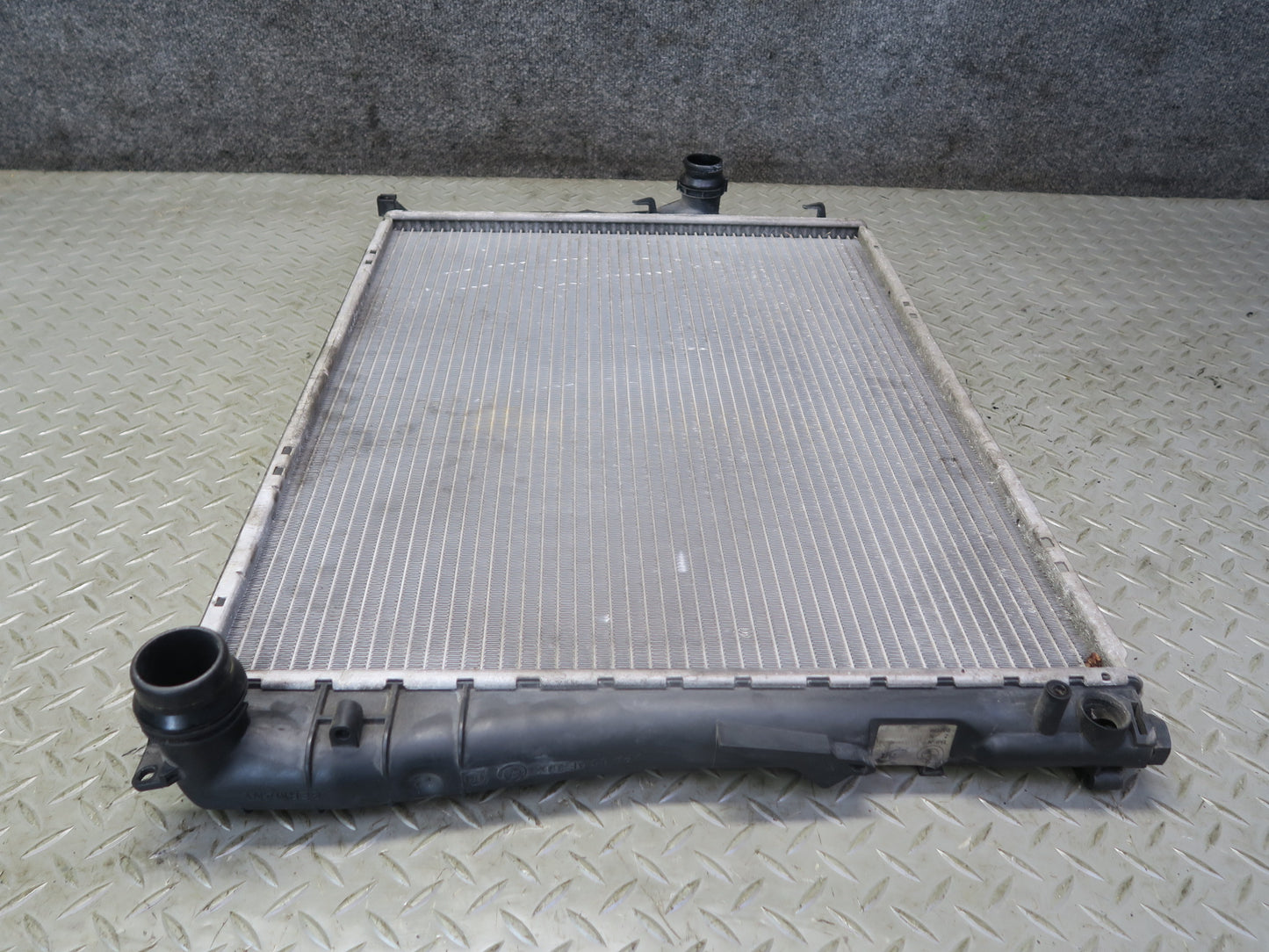 03-05 BMW E85 Z4 M54 M/T Engine Cooling Radiator OEM
