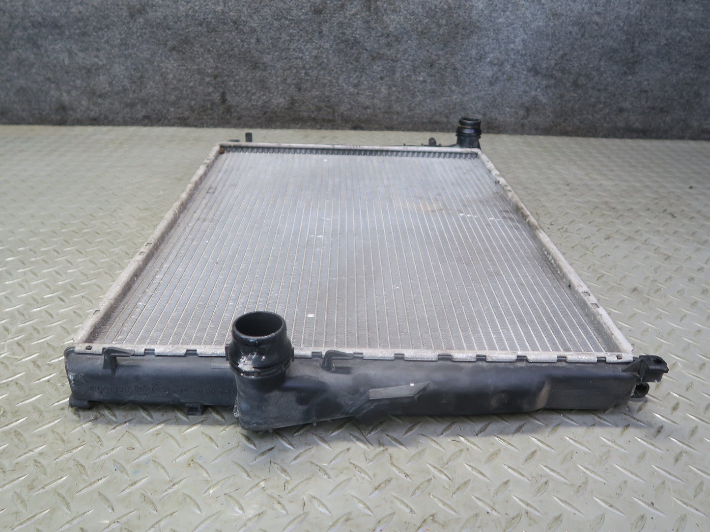 03-05 BMW E85 Z4 M54 M/T Engine Cooling Radiator OEM