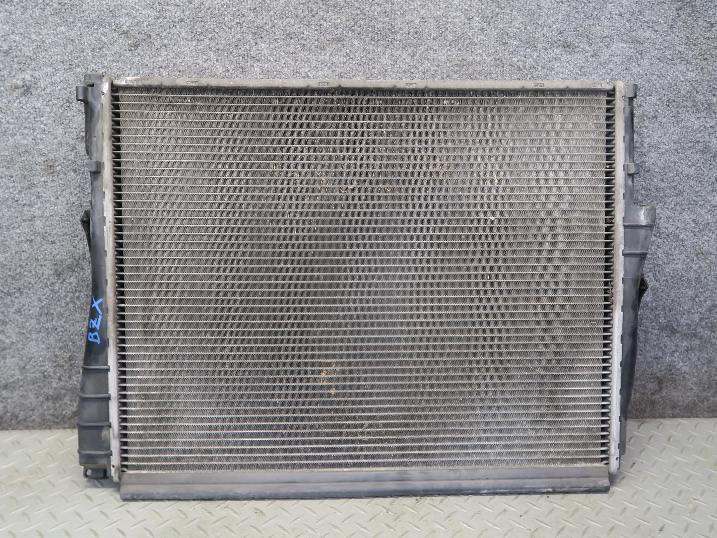 03-05 BMW E85 Z4 M54 M/T Engine Cooling Radiator OEM