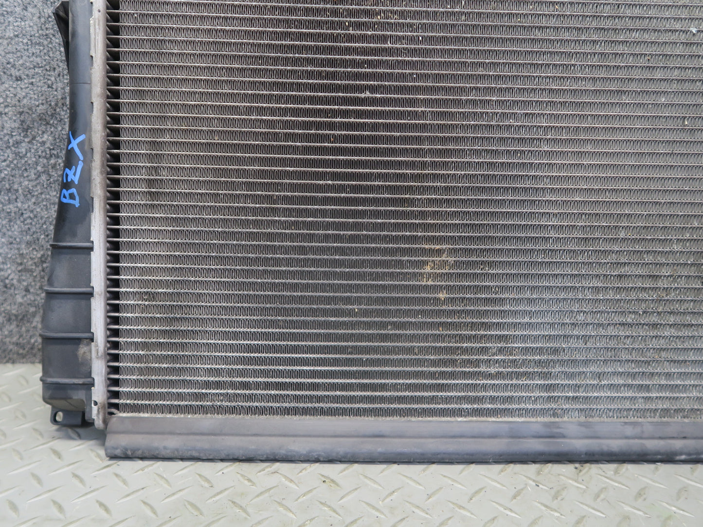 03-05 BMW E85 Z4 M54 M/T Engine Cooling Radiator OEM
