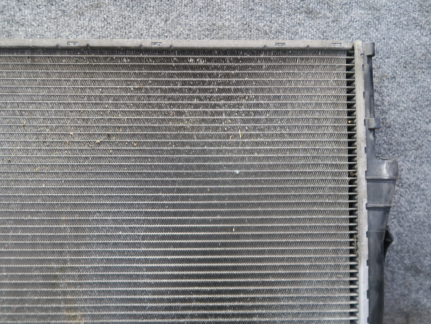 03-05 BMW E85 Z4 M54 M/T Engine Cooling Radiator OEM