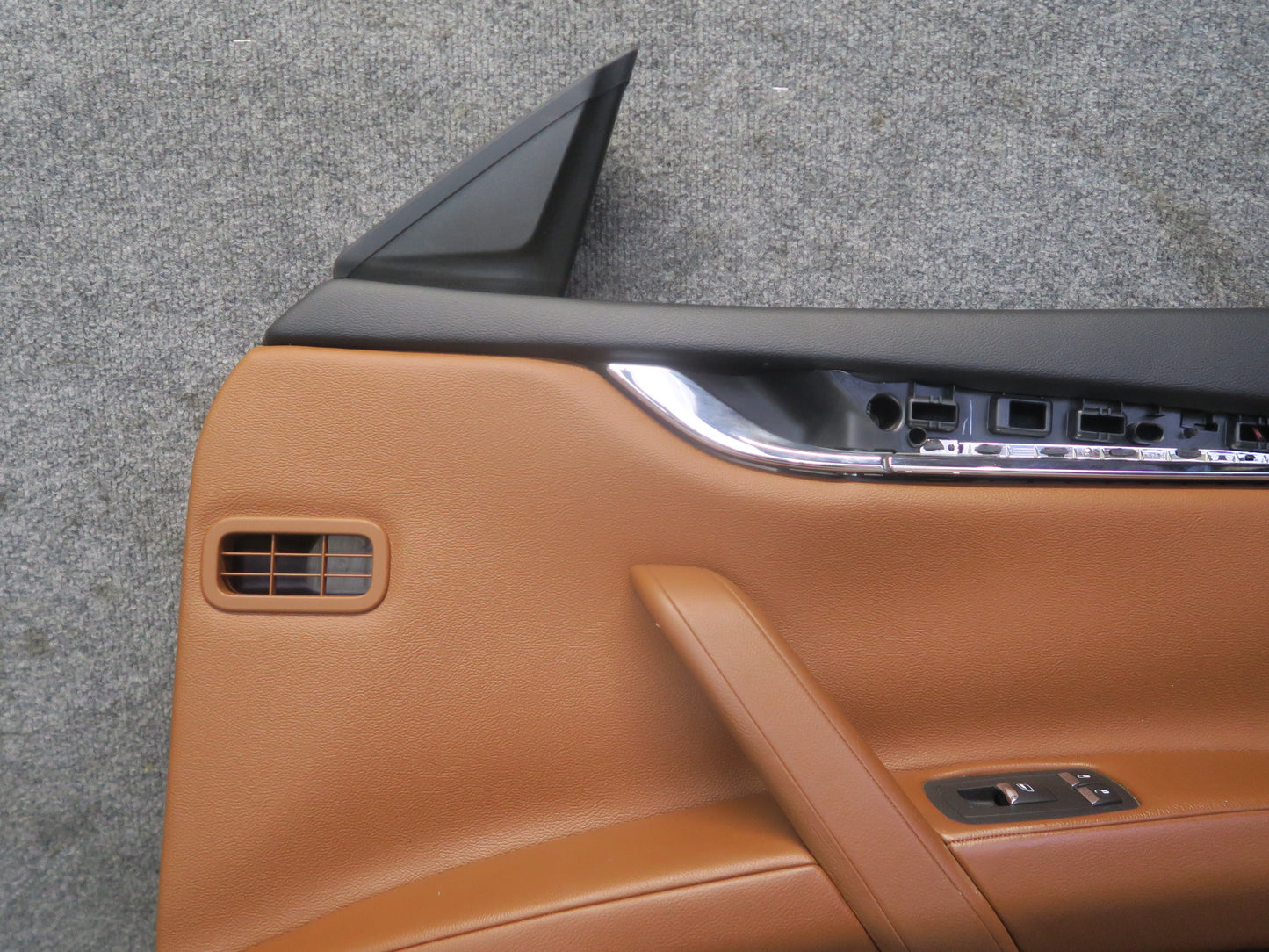 2017-2021 Maserati Quattroporte M156 Front Door Interior Trim Panel Set of 2