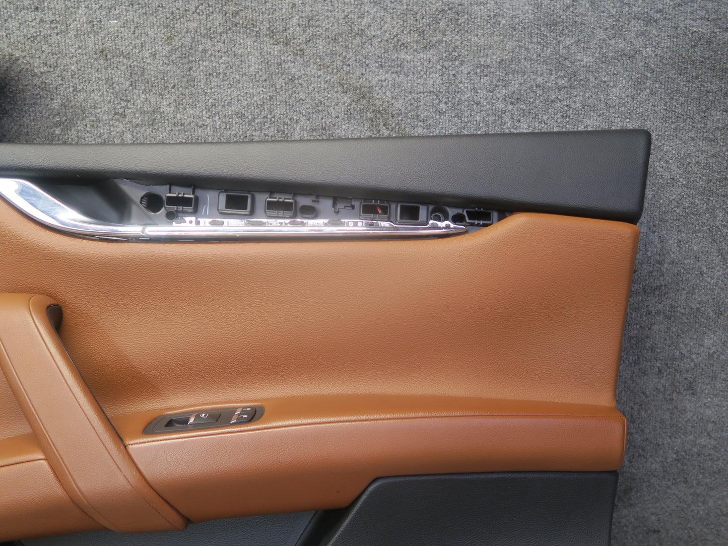 2017-2021 Maserati Quattroporte M156 Front Door Interior Trim Panel Set of 2