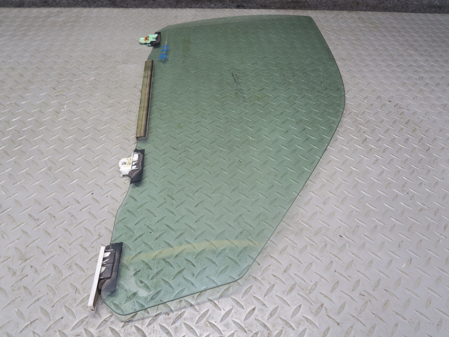 01-03 Lexus JCE10L IS300 Front Right Passenger Door Glass Window OEM