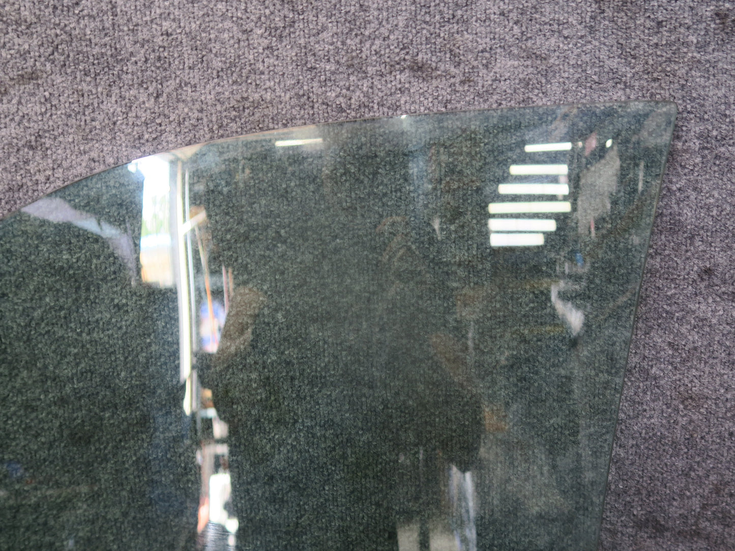 01-03 Lexus JCE10L IS300 Front Right Passenger Door Glass Window OEM