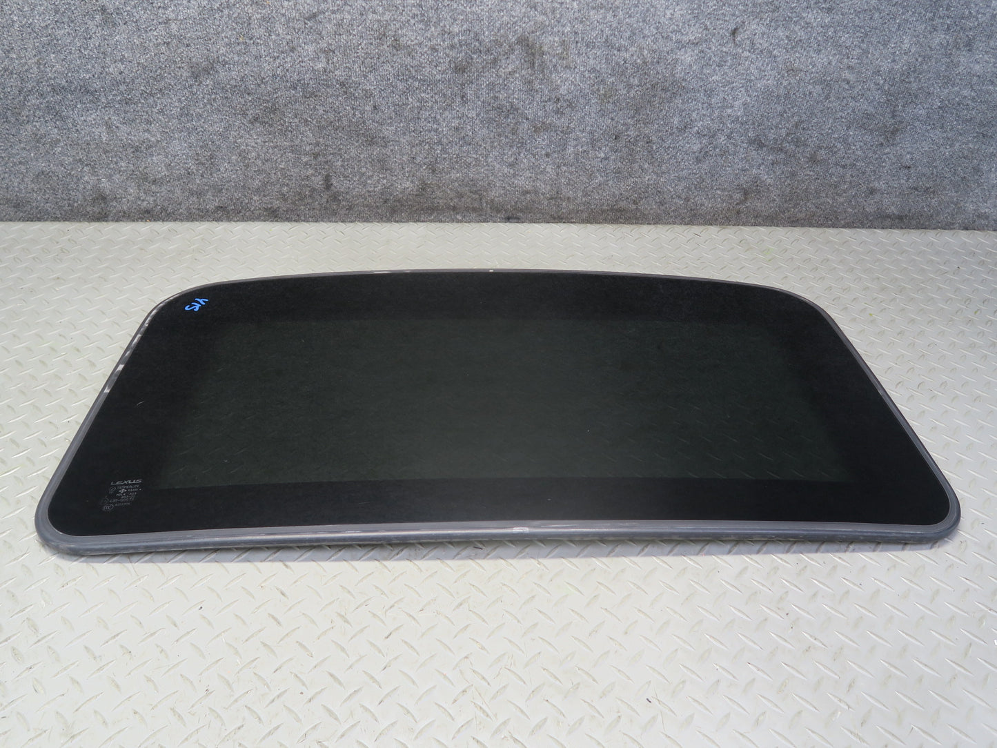 01-05 Lexus JCE10L IS300 Sunroof Moonroof Glass Window Panel OEM
