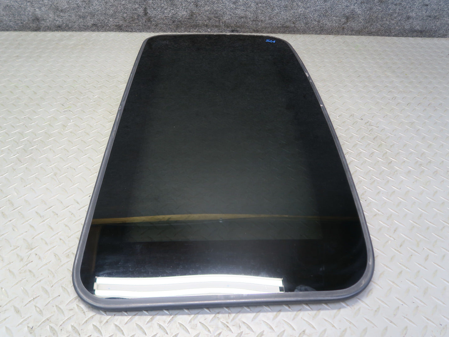 01-05 Lexus JCE10L IS300 Sunroof Moonroof Glass Window Panel OEM