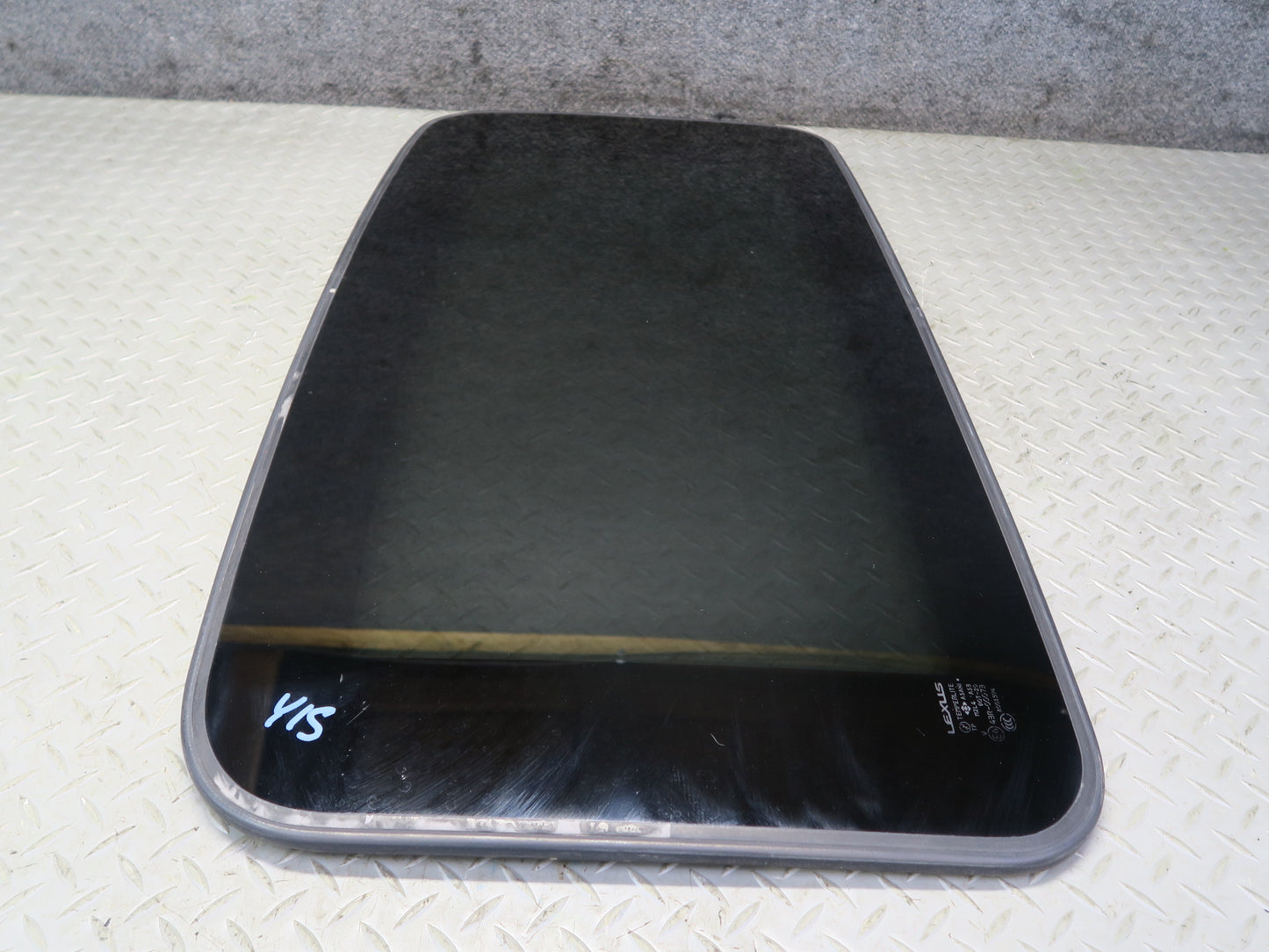 01-05 Lexus JCE10L IS300 Sunroof Moonroof Glass Window Panel OEM