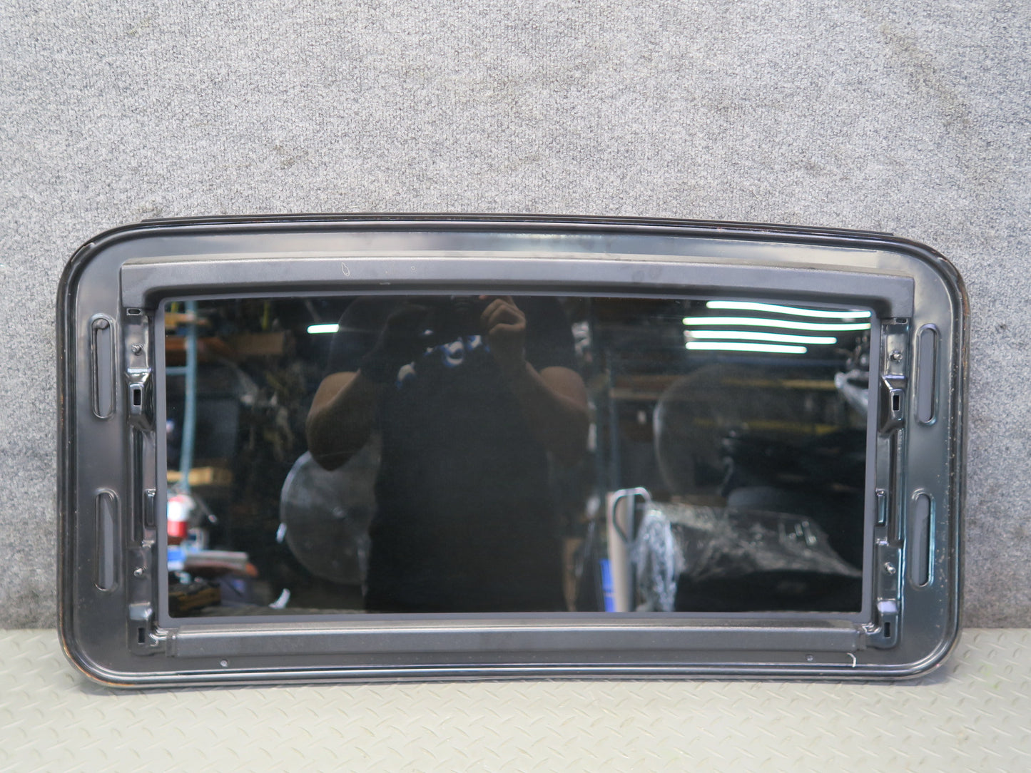 01-05 Lexus JCE10L IS300 Sunroof Moonroof Glass Window Panel OEM