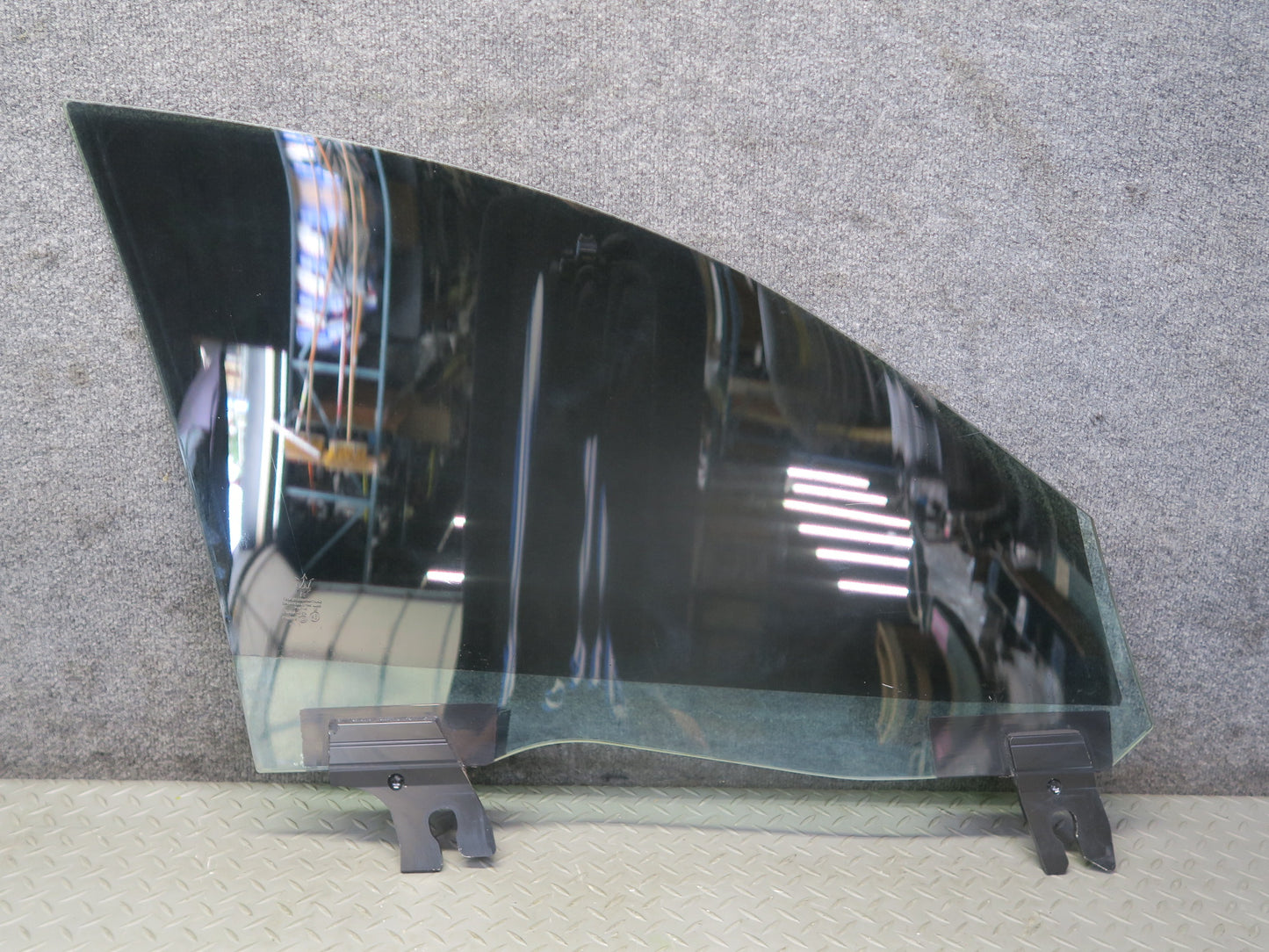 2014-2021 Maserati Quattroporte M156 Front Left Driver Side Door Glass Window