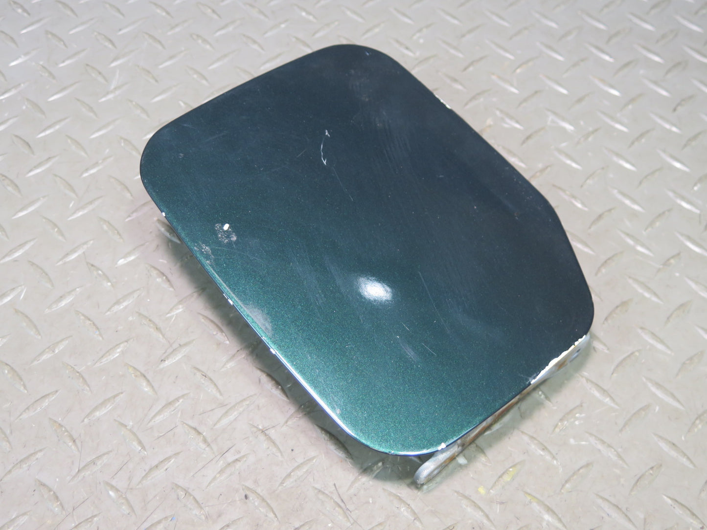 1996-1997 Lexus FZJ80L LX450 Fuel  Tank Filler Door Lid Cover