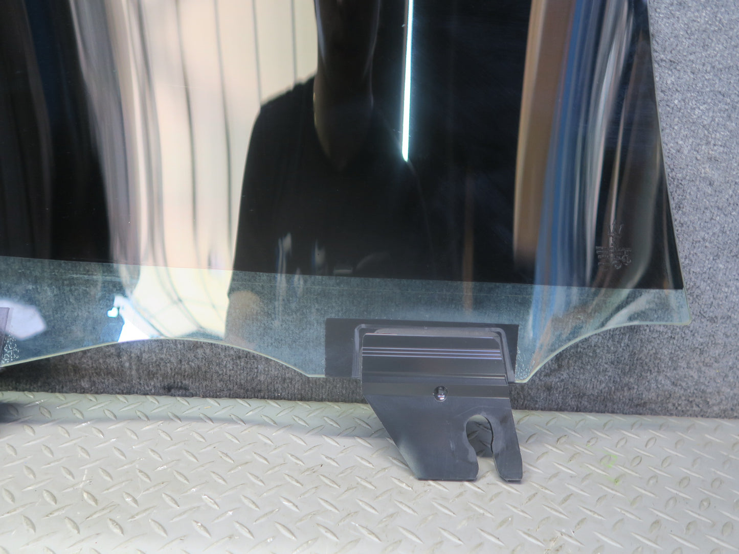 2014-2021 Maserati Quattroporte M156 Rear Left Driver Side Door Glass Window