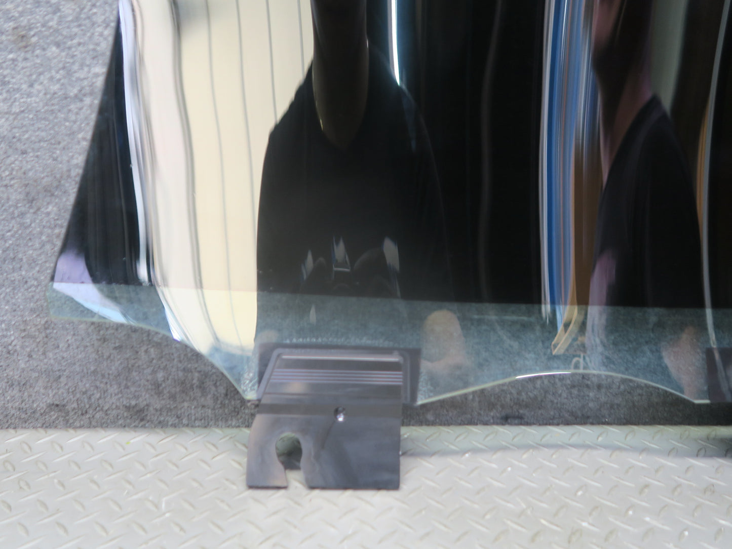 2014-2021 Maserati Quattroporte M156 Rear Left Driver Side Door Glass Window