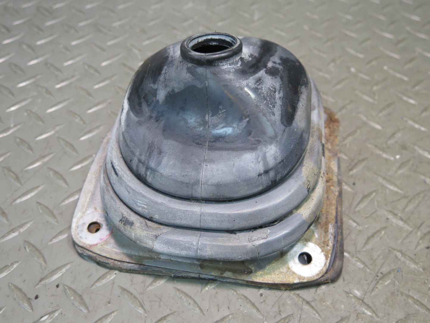 1996-1997 Lexus FZJ80L LX450 Transfer Case Shifter Rubber Boot Cover