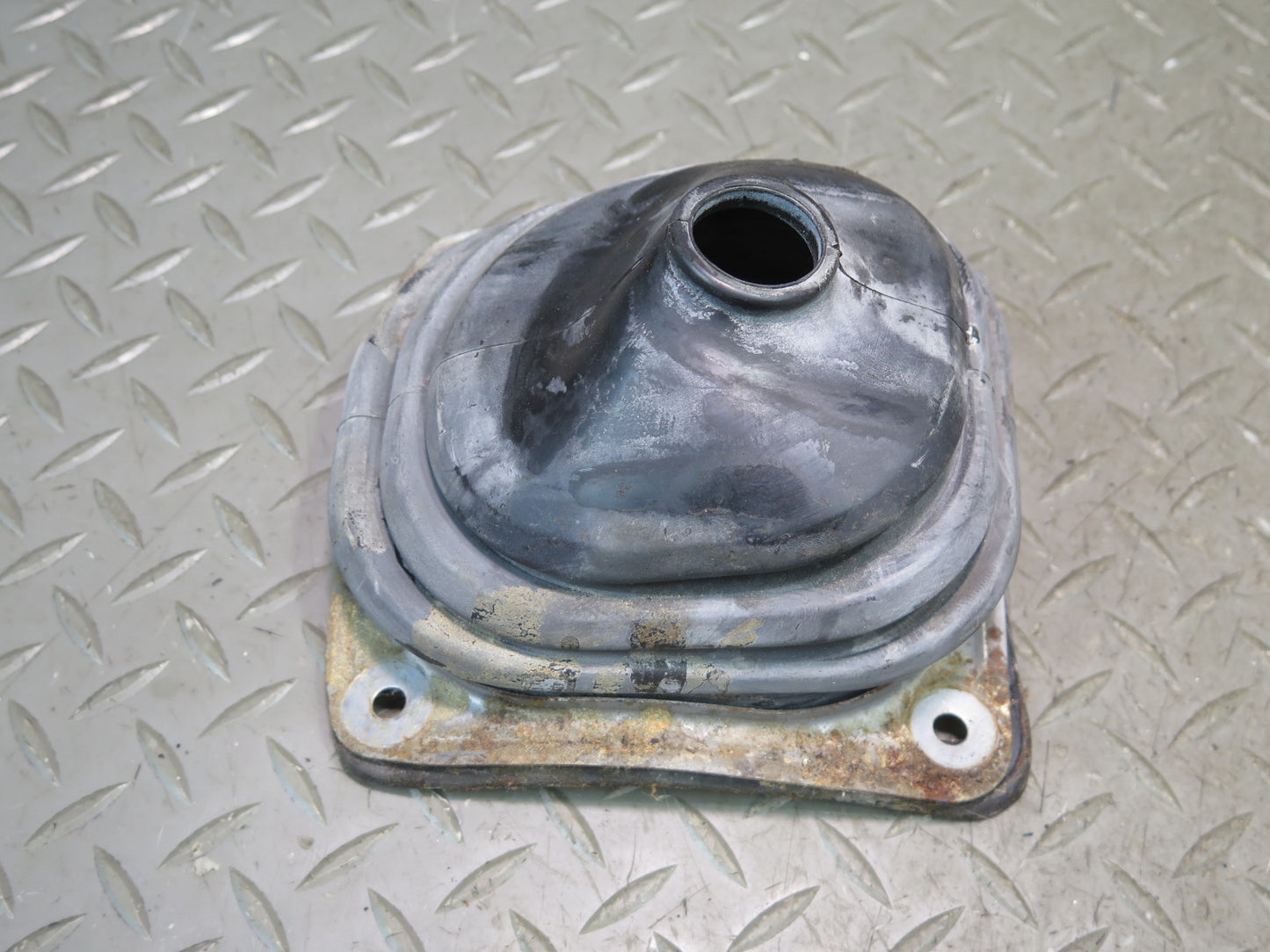 1996-1997 Lexus FZJ80L LX450 Transfer Case Shifter Rubber Boot Cover