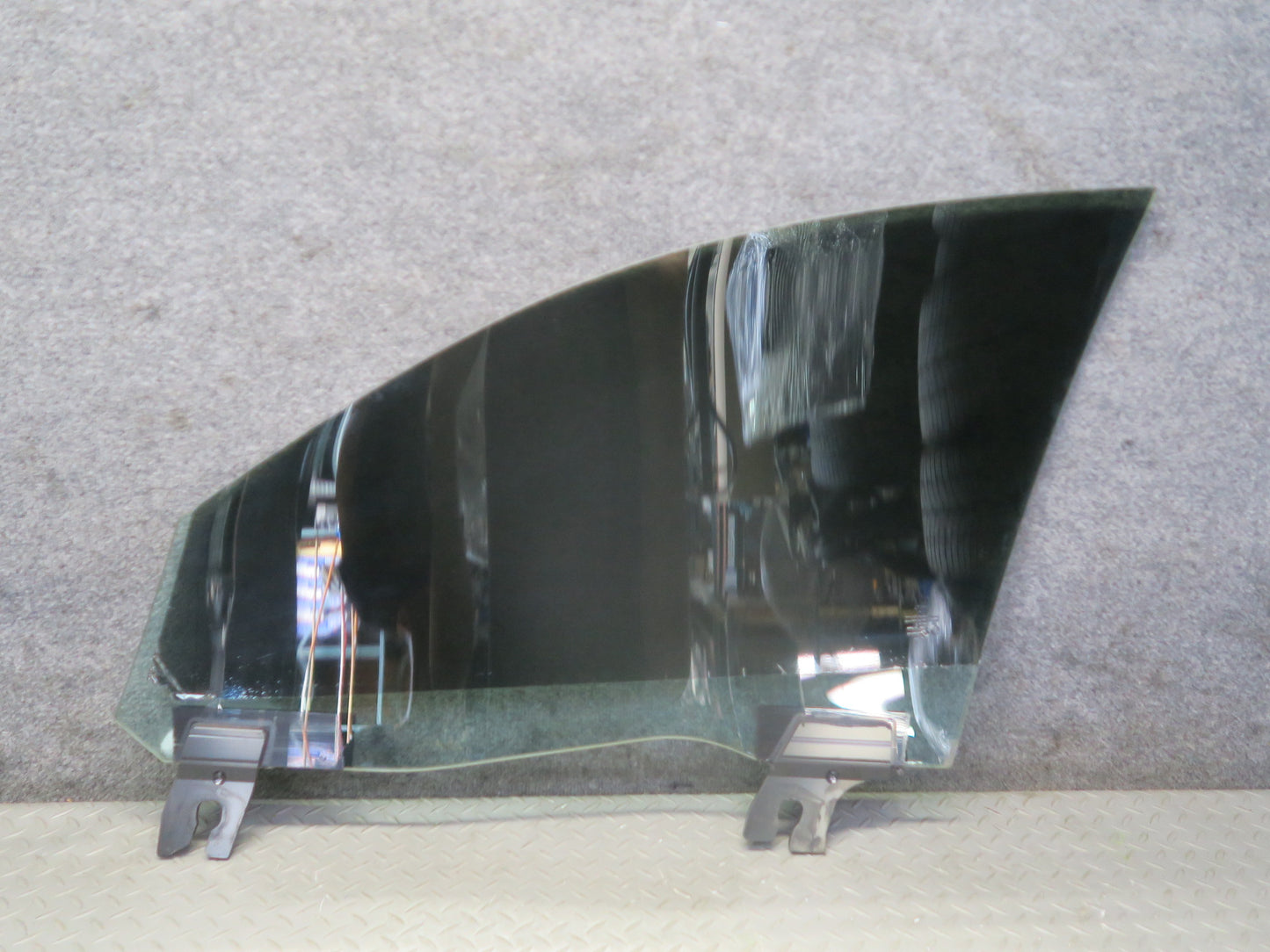 2014-2021 Maserati Quattroporte M156 Front Right Pass Side Door Glass Window
