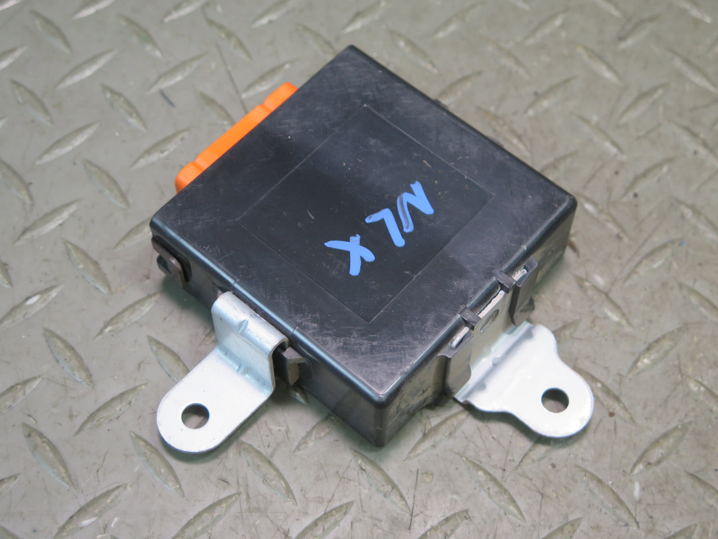 1996-1997 Lexus FZJ80L LX450 Door Relay Control Module 85980-60110