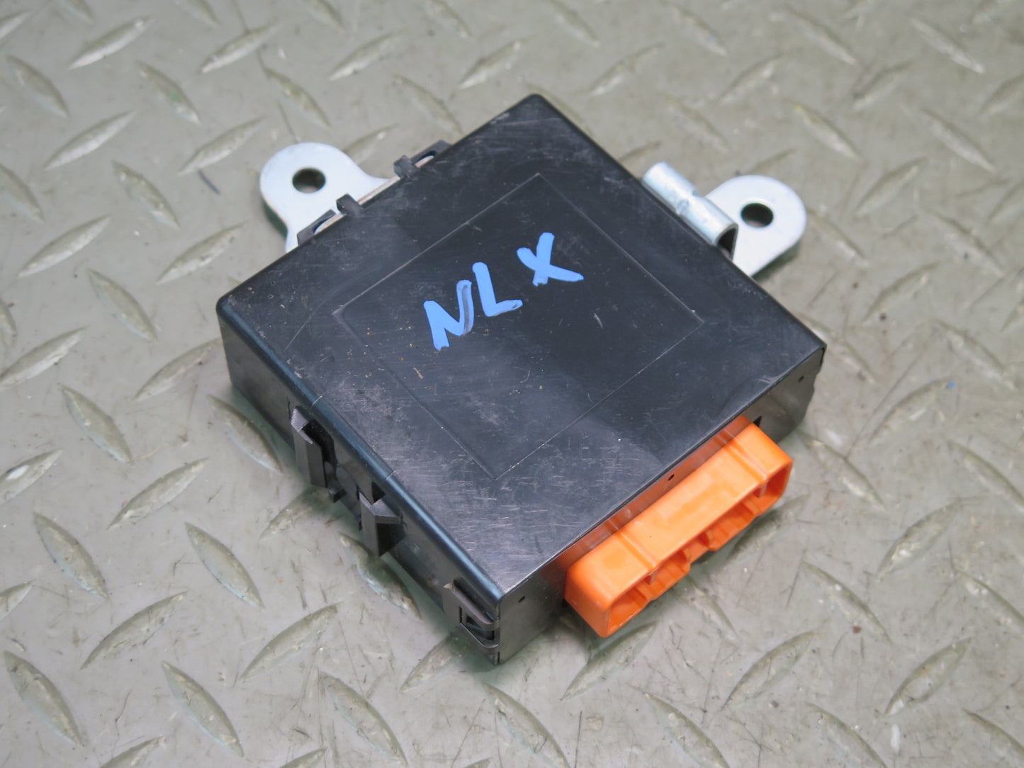 1996-1997 Lexus FZJ80L LX450 Door Relay Control Module 85980-60110