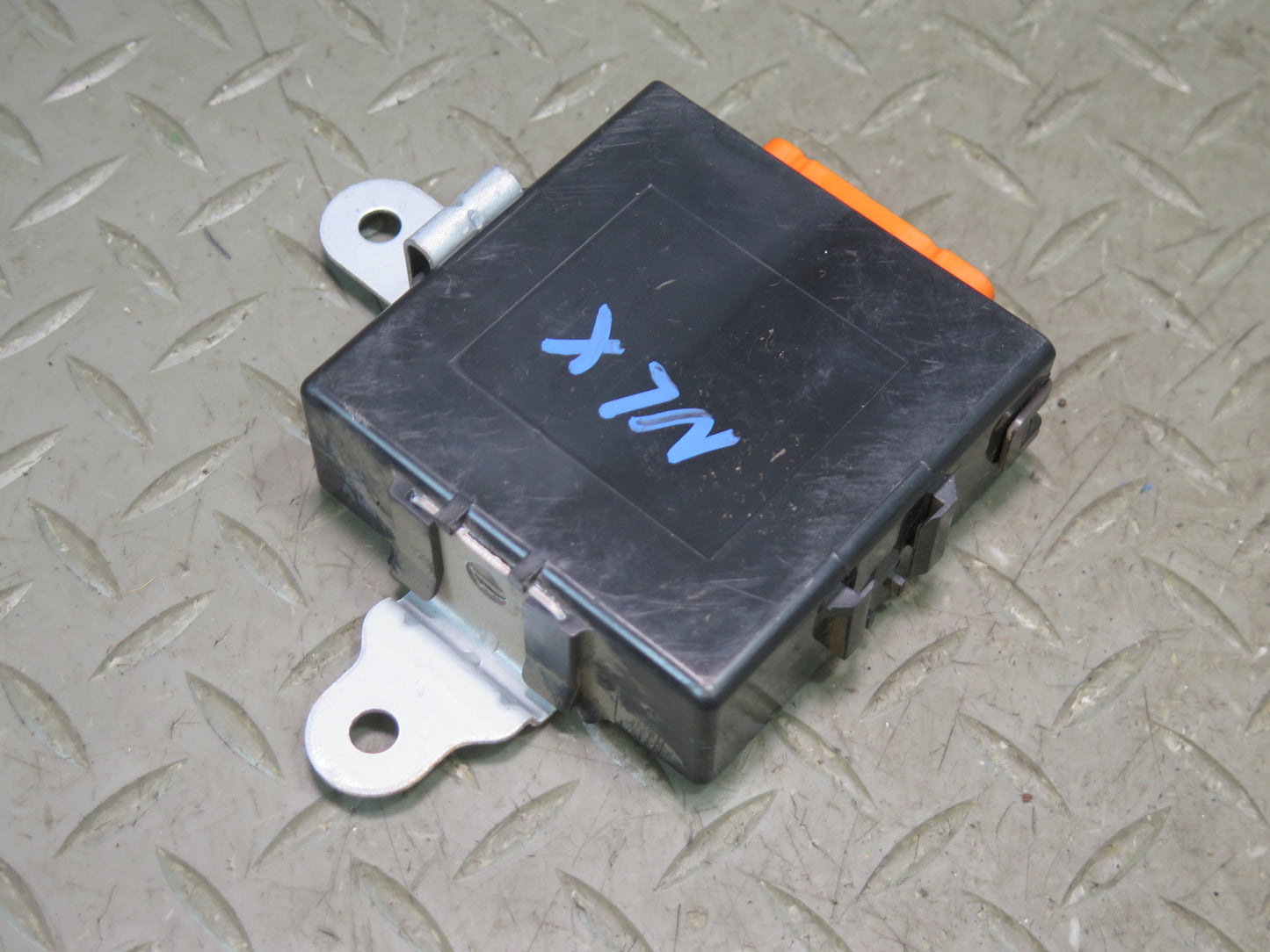1996-1997 Lexus FZJ80L LX450 Door Relay Control Module 85980-60110