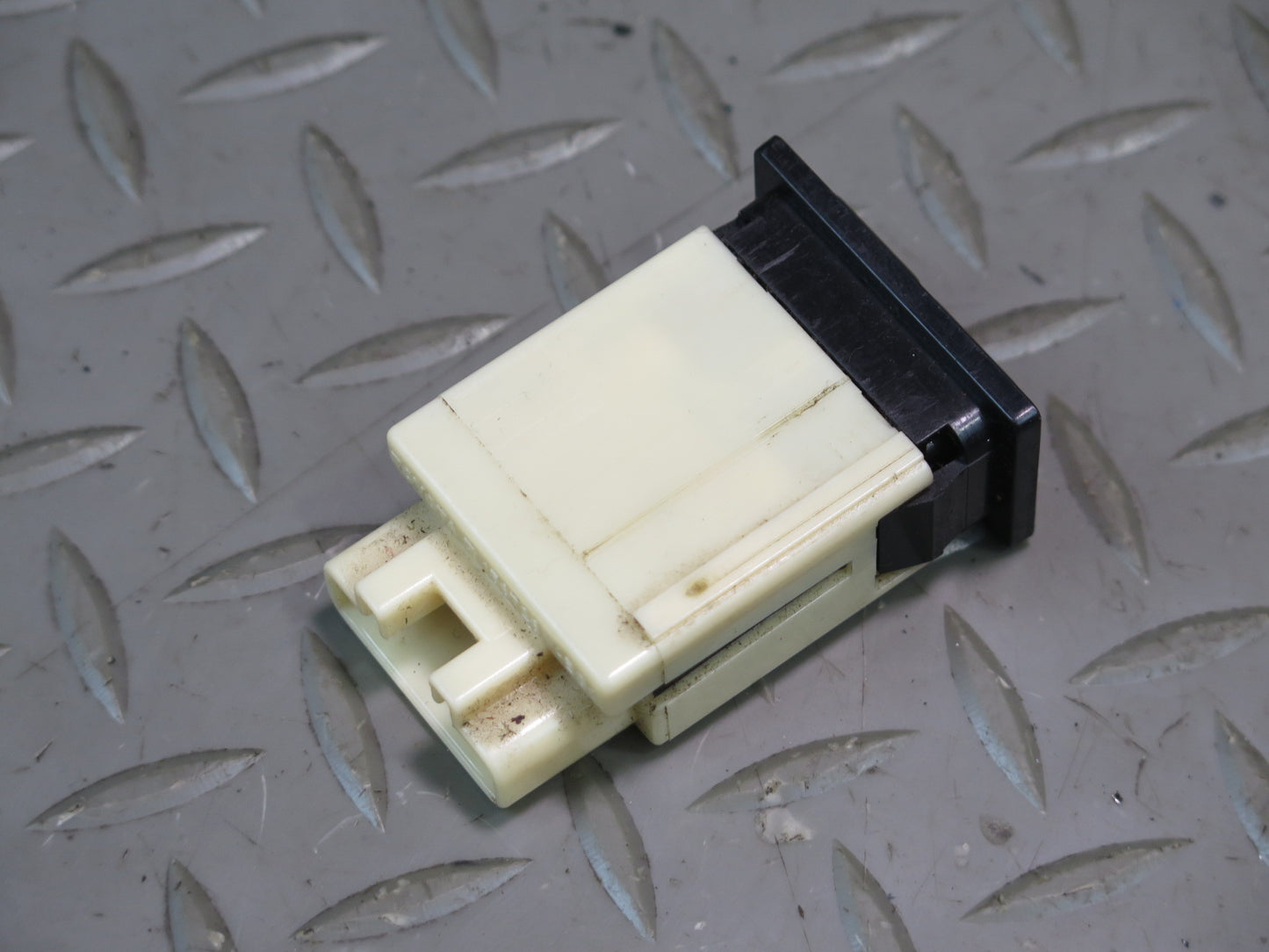 1996-1997 Lexus FZJ80L LX450 Power Antenna UP & Down Control Switch
