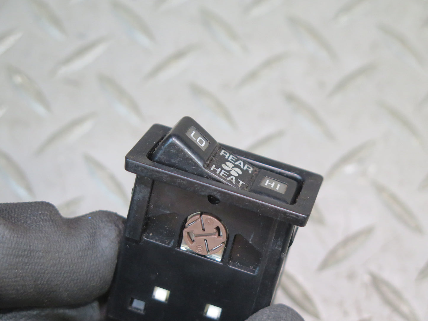 1996-1997 Lexus FZJ80L LX450 Rear Heat Heater Blower Switch