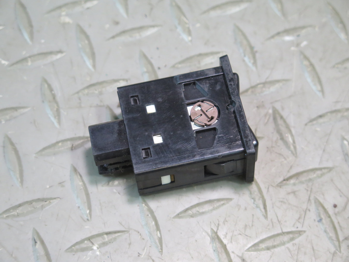 1996-1997 Lexus FZJ80L LX450 Rear Heat Heater Blower Switch