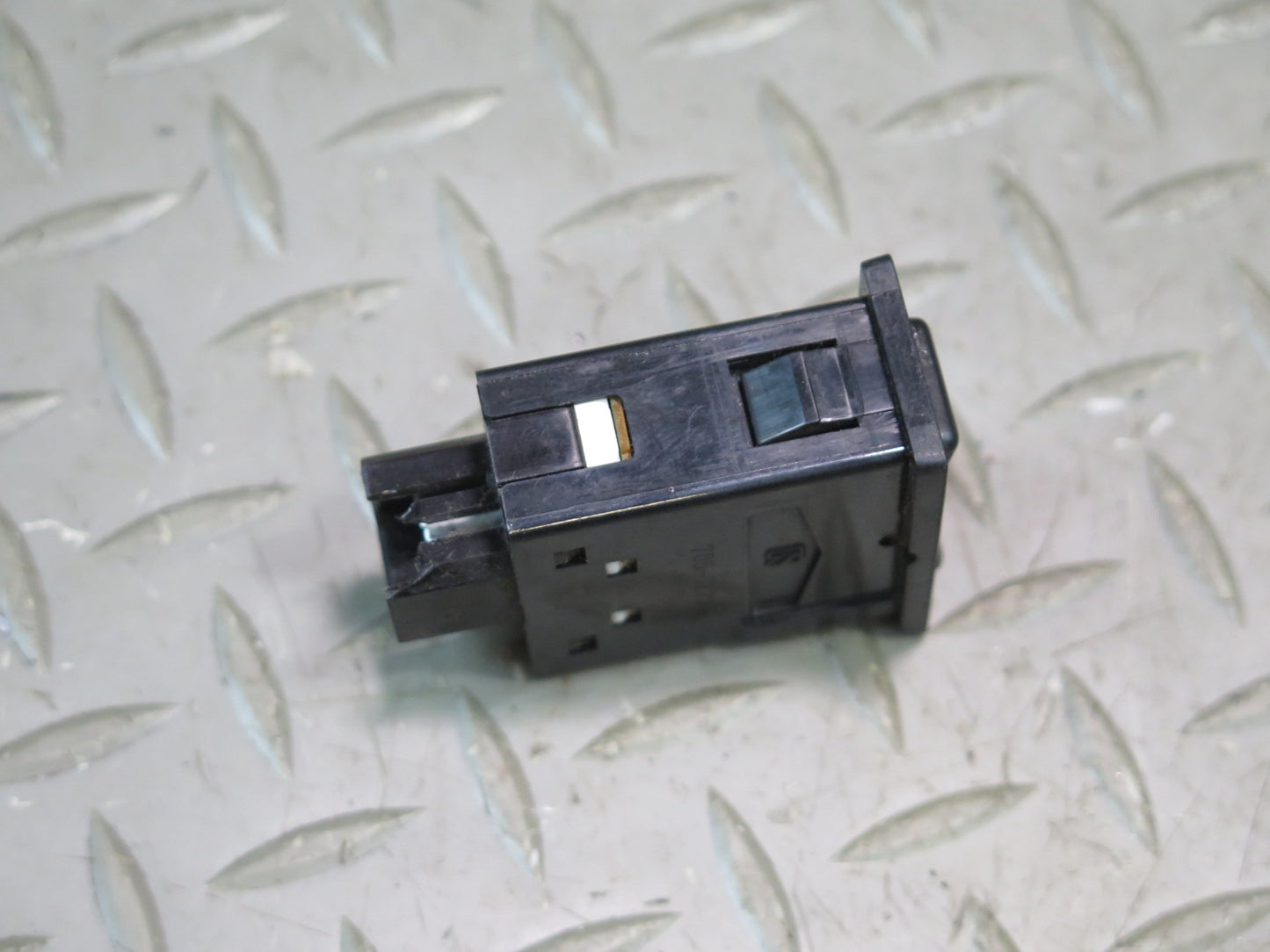 1996-1997 Lexus FZJ80L LX450 Rear Heat Heater Blower Switch