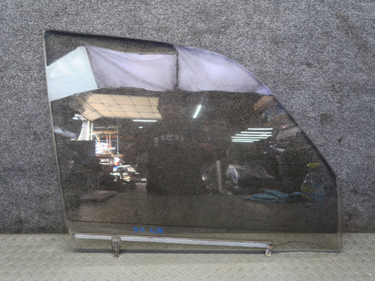 1996-1997 Lexus FZJ80L LX450 Front Right Door Glass Window