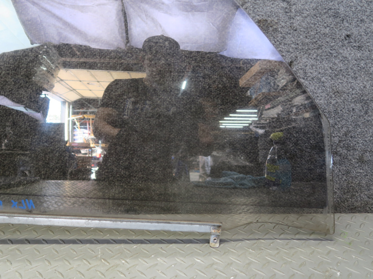 1996-1997 Lexus FZJ80L LX450 Front Right Door Glass Window